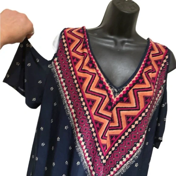 Women's V-Neck Cold Shoulder Blouse - Navy and Pink - Picture 4 of 6